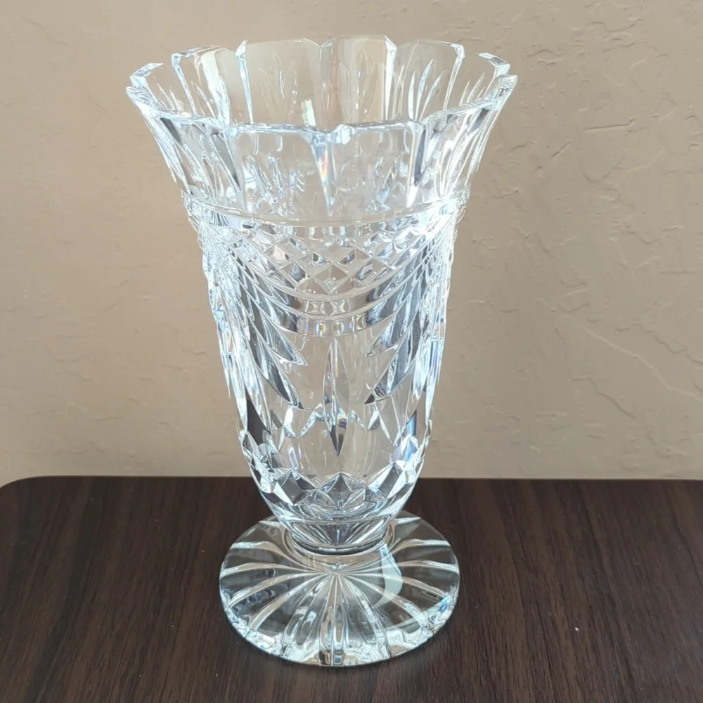 Waterford Society 1995 Vintage Crystal Penrose 8.5-Inch Vase